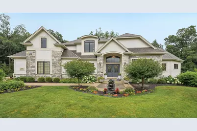 1646  Twisted Oak Ct, Hartland, WI 53029 - Photo 1
