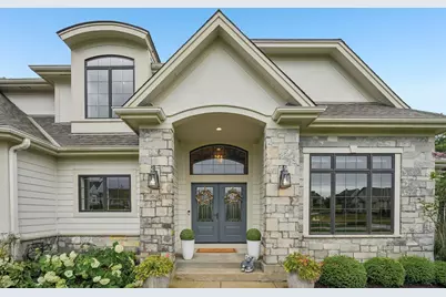 1646  Twisted Oak Ct, Hartland, WI 53029 - Photo 3
