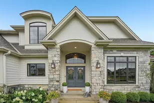 1646 Twisted Oak Ct, Hartland, WI 53029 - Photo 3