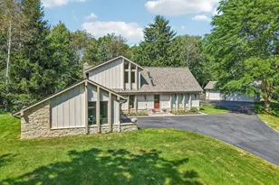 N11W31116 Bunker Hl Trl, Delafield, WI 53018 - Photo 3