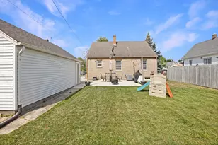 1964 S 91st St, West Allis, WI 53227 - Photo 23