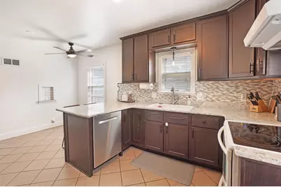1964 S 91st St, West Allis, WI 53227 - Photo 5