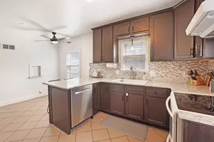 1964 S 91st St, West Allis, WI 53227 - Photo 5