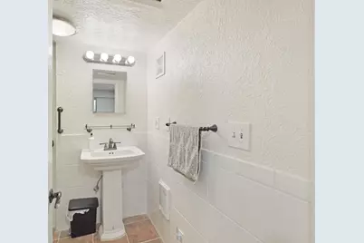 1964 S 91st St, West Allis, WI 53227 - Photo 21