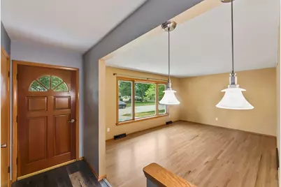 1020  Lilac Ln, Pewaukee, WI 53072 - Photo 9