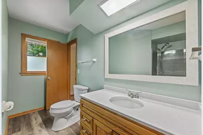 1020  Lilac Ln, Pewaukee, WI 53072 - Photo 13