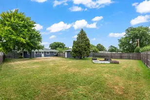 1020 Lilac Ln, Pewaukee, WI 53072 - Photo 29