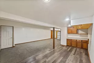1020 Lilac Ln, Pewaukee, WI 53072 - Photo 25