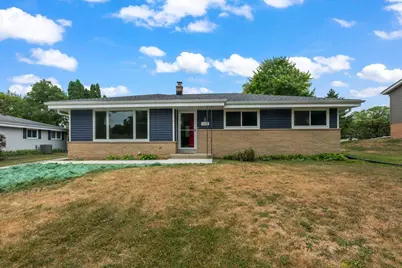 1020  Lilac Ln, Pewaukee, WI 53072 - Photo 1