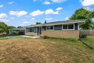 1020 Lilac Ln, Pewaukee, WI 53072 - Photo 33