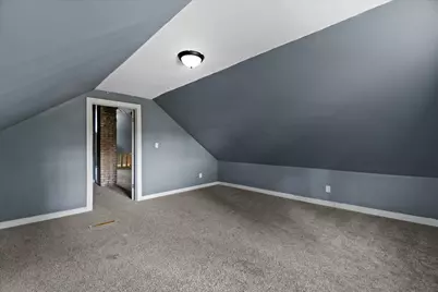 6220 W Girard Ave, Milwaukee, WI 53210 - Photo 27