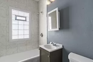 6220 W Girard Ave, Milwaukee, WI 53210 - Photo 17