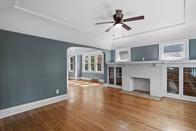 6220 W Girard Ave, Milwaukee, WI 53210 - Photo 15
