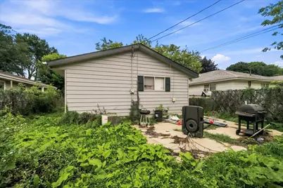 8528 W Potomac Ave, Milwaukee, WI 53225 - Photo 15