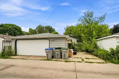8528 W Potomac Ave, Milwaukee, WI 53225 - Photo 13