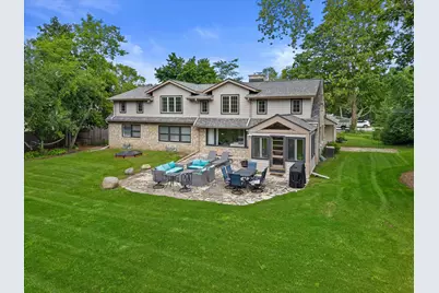 7857 N Lake Dr, Fox Point, WI 53217 - Photo 3