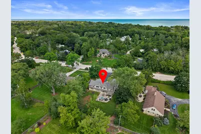 7857 N Lake Dr, Fox Point, WI 53217 - Photo 5