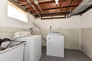 1475 S 95th St, West Allis, WI 53214 - Photo 27