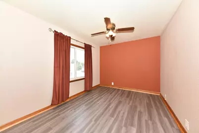 1475 S 95th St, West Allis, WI 53214 - Photo 13