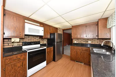 1475 S 95th St, West Allis, WI 53214 - Photo 9