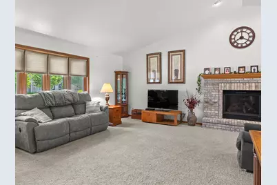 5110  White Fox Dr, Sheboygan, WI 53081 - Photo 9