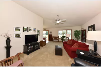 369 N Redding Cir, Belgium, WI 53004 - Photo 5
