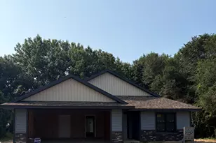 906 Jackpine Dr, Holmen, WI 54636 - Photo 1