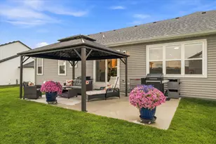 213 Emerald Blvd, Saukville, WI 53080 - Photo 39