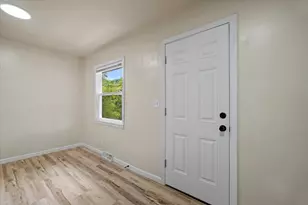 4560 N 47th St, Milwaukee, WI 53218 - Photo 13