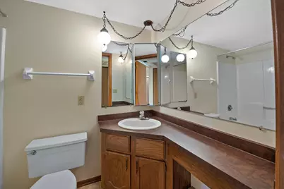 W176N9763  Rivercrest Dr, Germantown, WI 53022 - Photo 7