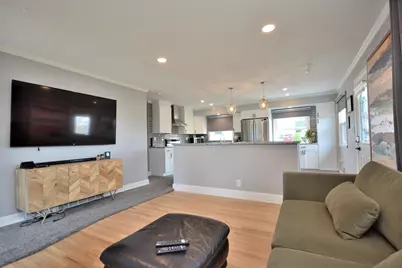 4460 S 21st St, Milwaukee, WI 53221 - Photo 9