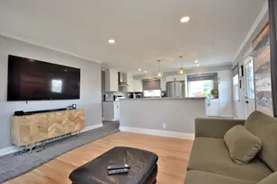 4460 S 21st St, Milwaukee, WI 53221 - Photo 9