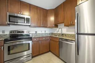 1660 N Prospect Ave, Milwaukee, WI 53202 - Photo 11