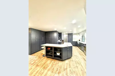 727 E Madison St, Oconomowoc, WI 53066 - Photo 5