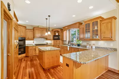 232  Steeple Pointe Cir, Delafield, WI 53018 - Photo 5