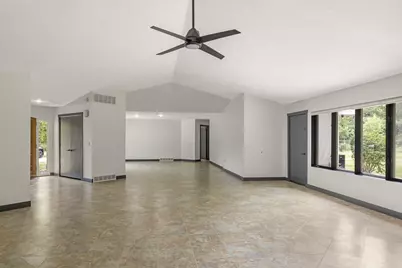 903 W Hazel Ridge Rd, Elkhorn, WI 53121 - Photo 5