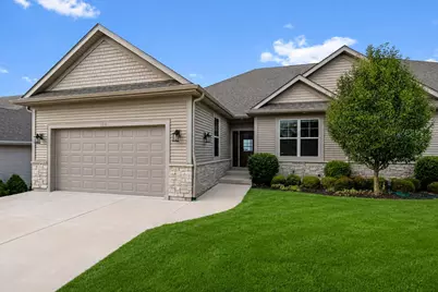 460 S Stone Ridge Dr, Lake Geneva, WI 53147 - Photo 1