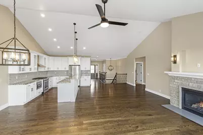 460 S Stone Ridge Dr, Lake Geneva, WI 53147 - Photo 7