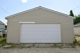 1949 N 25th St, Milwaukee, WI 53205 - Photo 43