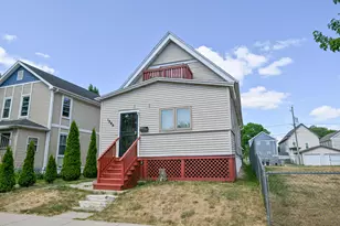 1949 N 25th St, Milwaukee, WI 53205 - Photo 1