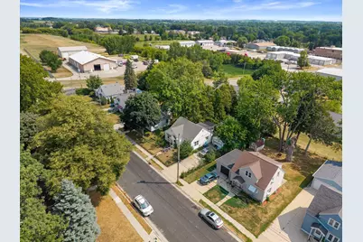 225  Fremont St, Watertown, WI 53098 - Photo 5