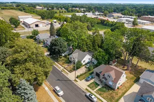 225 Fremont St, Watertown, WI 53098 - Photo 5