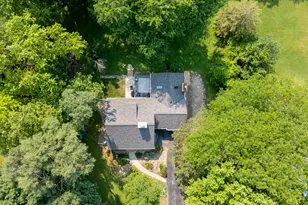W278N2147 Lakeview Dr, Pewaukee, WI 53072 - Photo 9