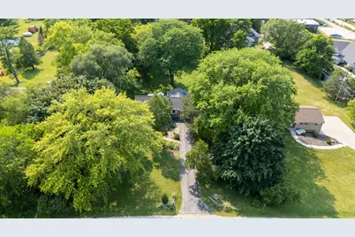 W278N2147  Lakeview Dr, Pewaukee, WI 53072 - Photo 11