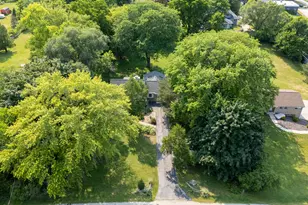 W278N2147 Lakeview Dr, Pewaukee, WI 53072 - Photo 11