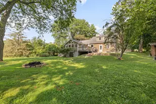 W278N2147 Lakeview Dr, Pewaukee, WI 53072 - Photo 7