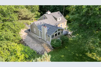 W278N2147  Lakeview Dr, Pewaukee, WI 53072 - Photo 3