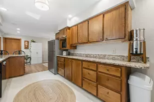 W278N2147 Lakeview Dr, Pewaukee, WI 53072 - Photo 21