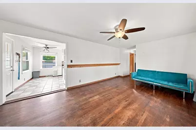 9020 S Chicago Ct, Oak Creek, WI 53154 - Photo 5
