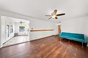 9020 S Chicago Ct, Oak Creek, WI 53154 - Photo 5